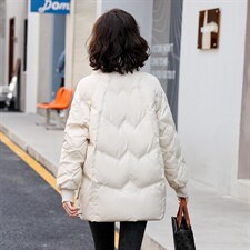 2024年冬季新款短款亮面90绒羽绒服插肩袖长袖简约厚外套，女装羽绒服，沫晗依美