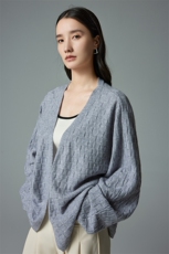 凹凸立体感正方格设计baby山羊绒针织开衫女宽松毛衣慵懒风外套，女装羊绒衫，木淼羊绒