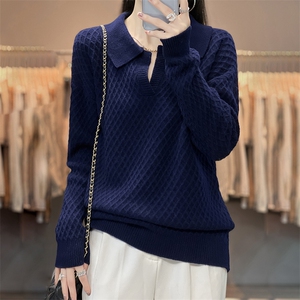 蓬松柔软亲肤舒适女士菱形绞花格套头羊毛衫图片