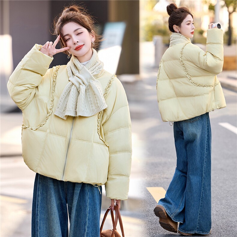 2025冬装新款简约时尚木耳花边拼接羽绒服带围巾羽绒服，女装羽绒服，歌伊格美