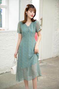 现货供应：雪纺真丝连衣裙M一XXL，女装连衣裙，拉思维加丝