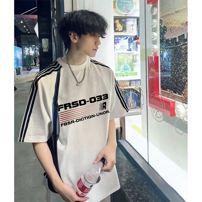 抖音得物品质二开240克宽松纯棉美式潮牌印花三条杠中性风短袖T恤图片