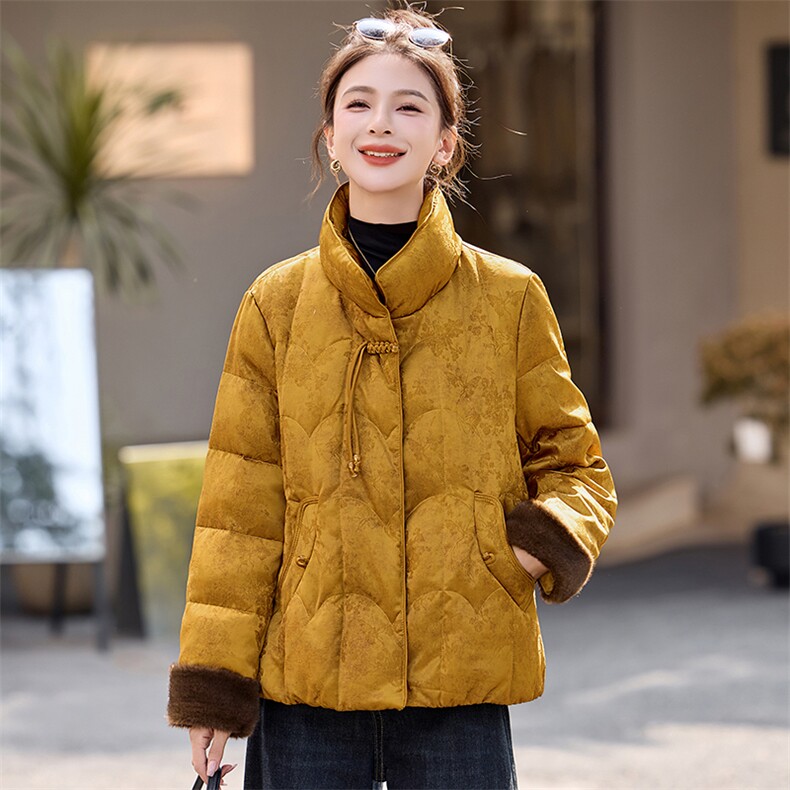新中式G风提花短款羽绒服女2025冬季新款独特气质红色白鸭绒外套,女装羽绒服,衣之秀
