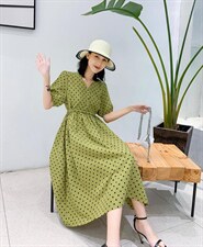 【现货】新款收腰显瘦气质连衣裙，女装连衣裙，得瑟空间