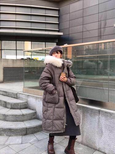 狐狸毛大毛领长款羽绒服，女装羽绒服，尚映