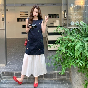 韩版假两件连衣裙女气质2025夏季新款时尚刺绣撞色拼接设计感长裙图片
