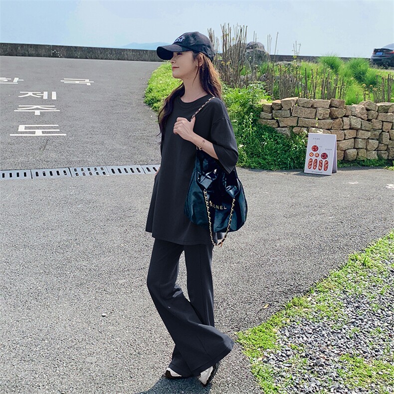多巴胺粉色休闲运动套装女夏2025穿搭一整套时尚减龄喇叭裤两件套，女装套装/套裙，2C113