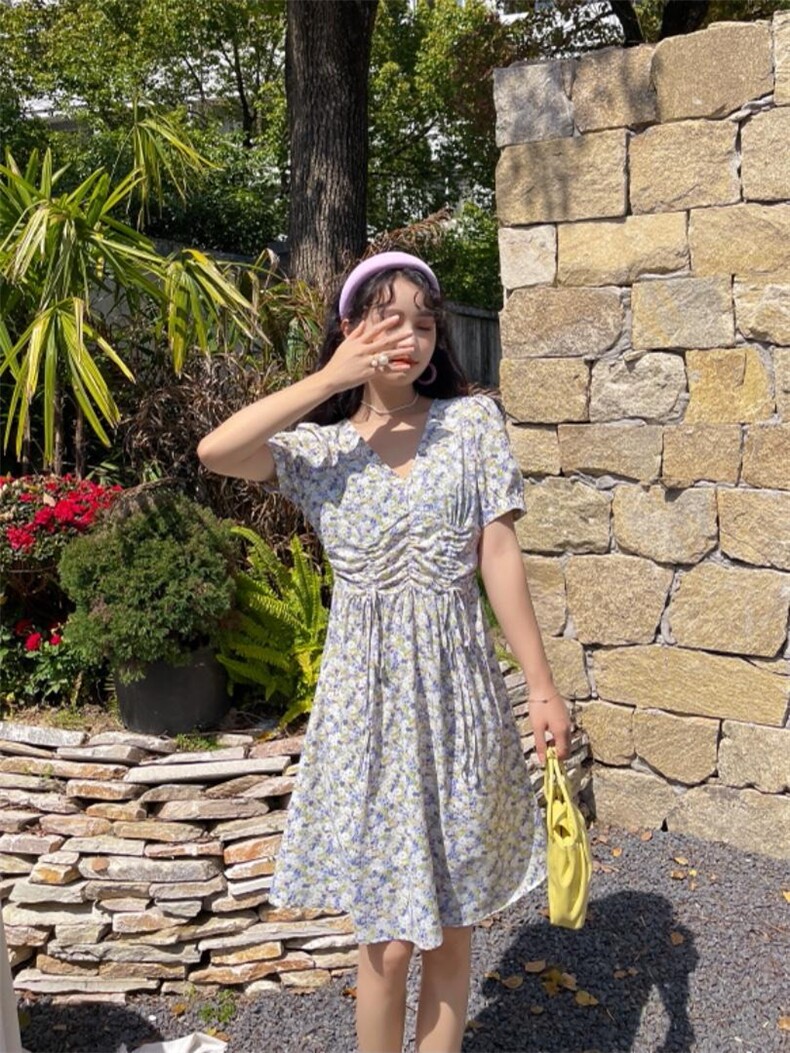 碎花短款连衣裙，女装连衣裙，安玖拉