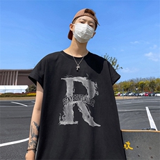 黑色