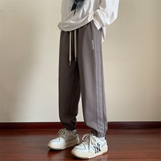 灰色
