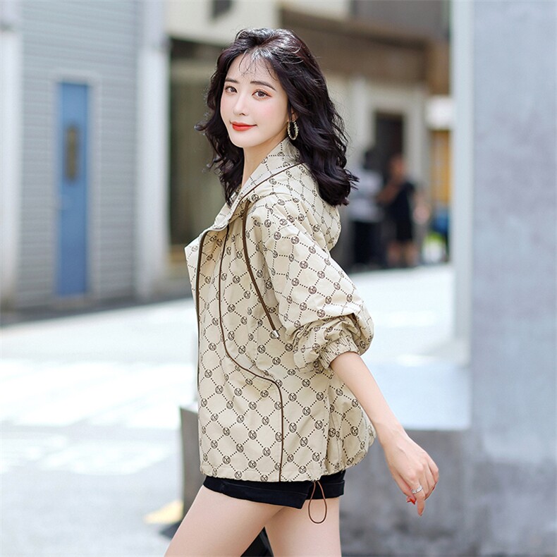 女士短外套2025春秋新款宽松印花爆款今年流行漂亮休闲二八月风衣,女装风衣,靓星雨