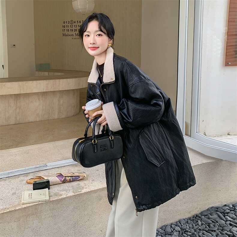羊羔毛拼接pu皮羽绒服女冬季2025新款高级感小个子炸街派克服外套,女装羽绒服,2C129
