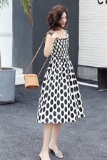 现货2022夏新款时尚吊带裙大波点休闲修身显瘦中长款小众连衣裙，女装连衣裙，天丽