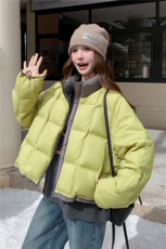 牛油果绿撞色方块泡芙90白鸭绒羽绒服女冬季面包服新款小个子短款，女装羽绒服，2C218