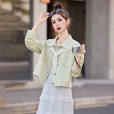 2025年春季时尚潮翻领单排扣纯色衬衫小个子清新牛仔短外套配丝巾，女装牛仔外套，红依一坊