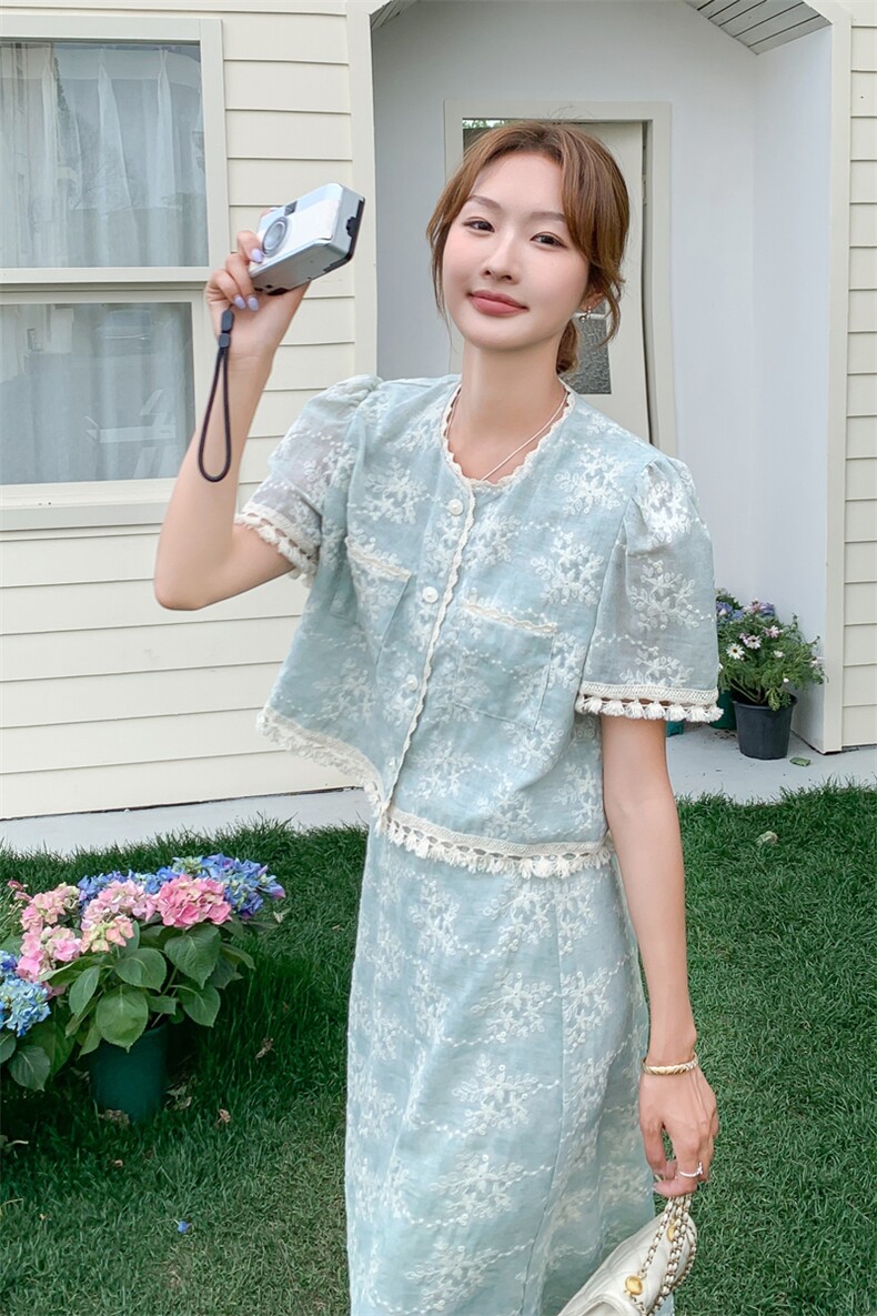 2025夏季新款法式重工刺绣套装裙女韩系复古显瘦上衣A字裙两件套,女装套装/套裙,2D045