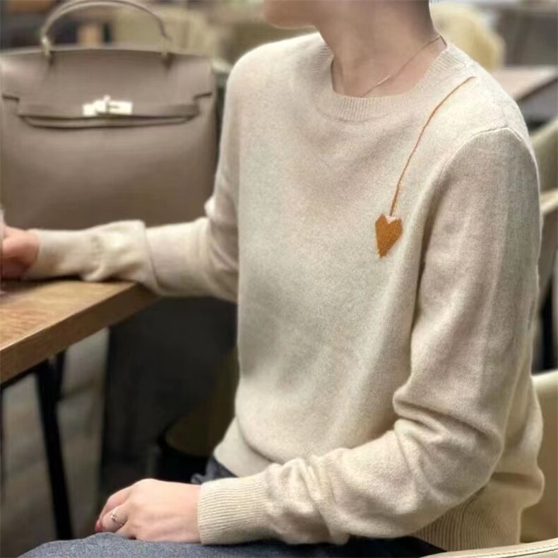 时尚百搭纯毛爱心提花毛衣 舒适保暖显瘦圆领针织衫图片