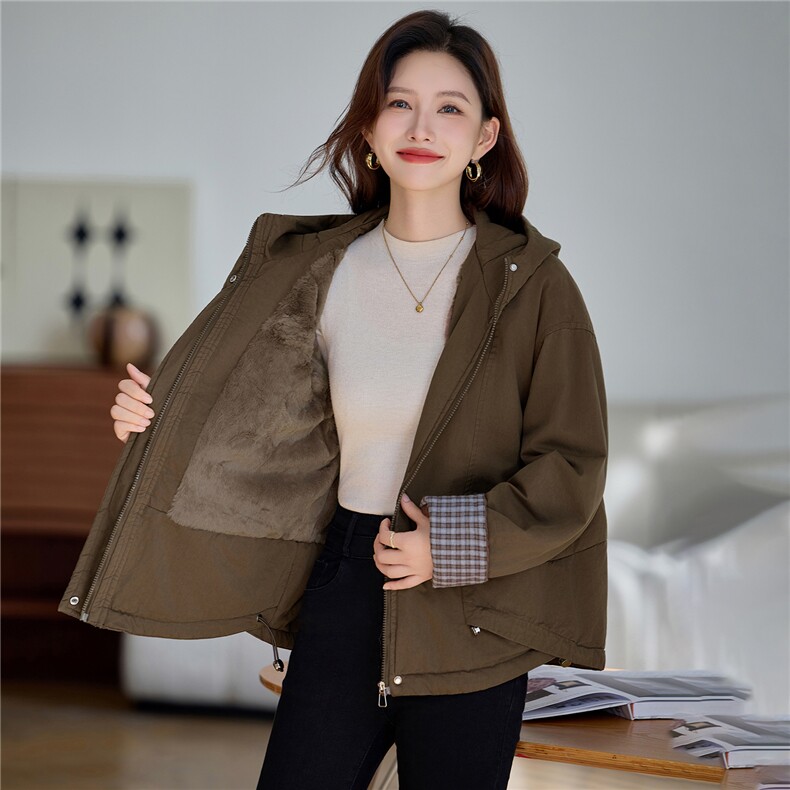 时尚休闲连帽加绒加厚外套女2025秋冬新款宽松显瘦工装派克服棉服,女装棉衣/棉服,依万里