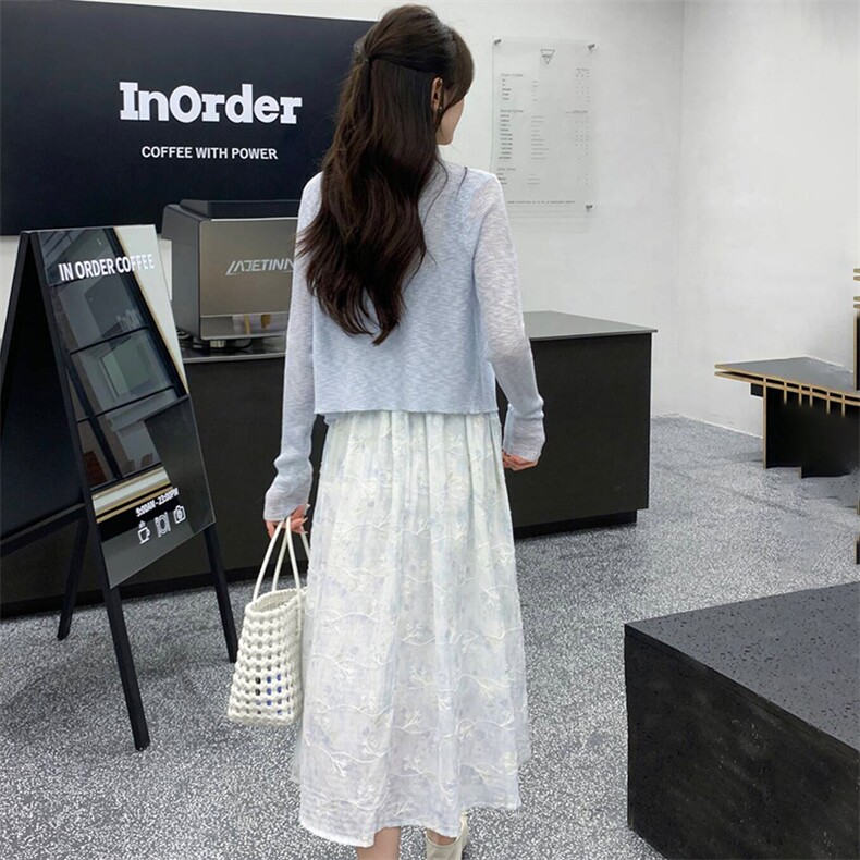 法式温柔风针织开衫高腰褶皱碎花吊带连衣裙女2025夏百搭减龄,女装连衣裙,超帛