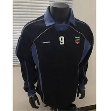 黑色