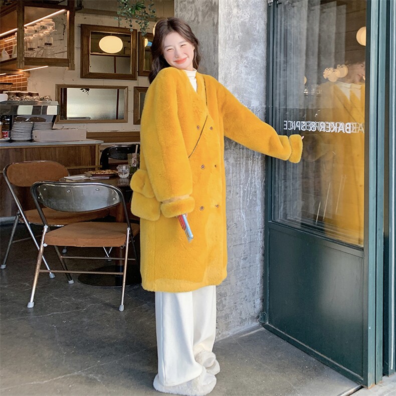 新款现货主推配包包仿貂毛皮毛一体外套9937-P235-K338,女装短外套,2C129