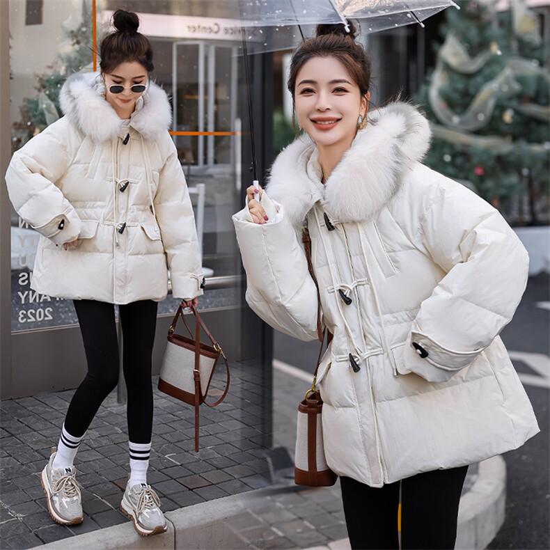 2025冬装新款真毛领连帽设计柔软亲肤穿着保暖时尚大方白鸭绒，女装羽绒服，尚娜萱
