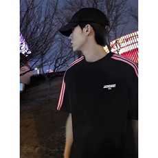 抖音得物品质二开240克宽松纯棉美式潮牌印花三条杠中性风短袖T恤，男装T恤，电商A486