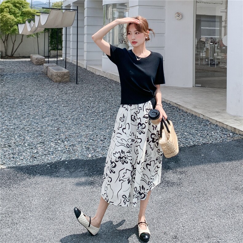 系温柔风扭结T恤印花半身裙两件套通勤显瘦气质套装,女装套装/套裙,维壹