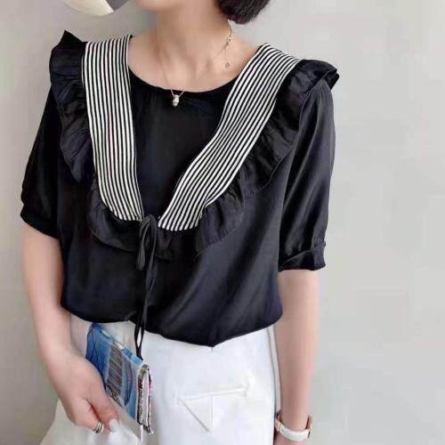 夏黑色，白色小衫，女装，开心依典