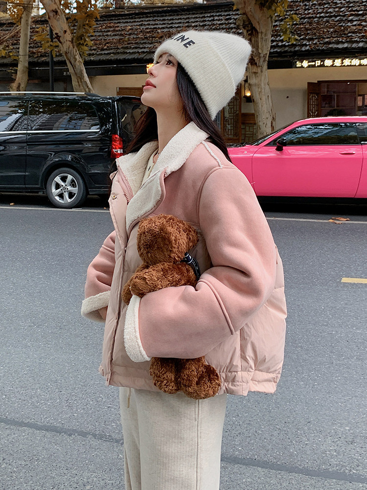 粉色羽绒服女冬温柔甜美皮毛一体羊羔毛拼接短外套6101p235K368,女装羽绒服,维壹