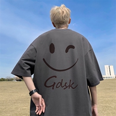深灰色
