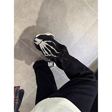 黑色