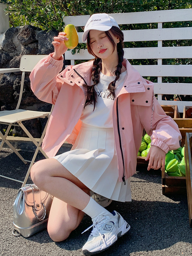 现货新款今年流行独特超好看韩系粉色休闲冲锋衣短外套女春季,女装短外套,韩蔻秀