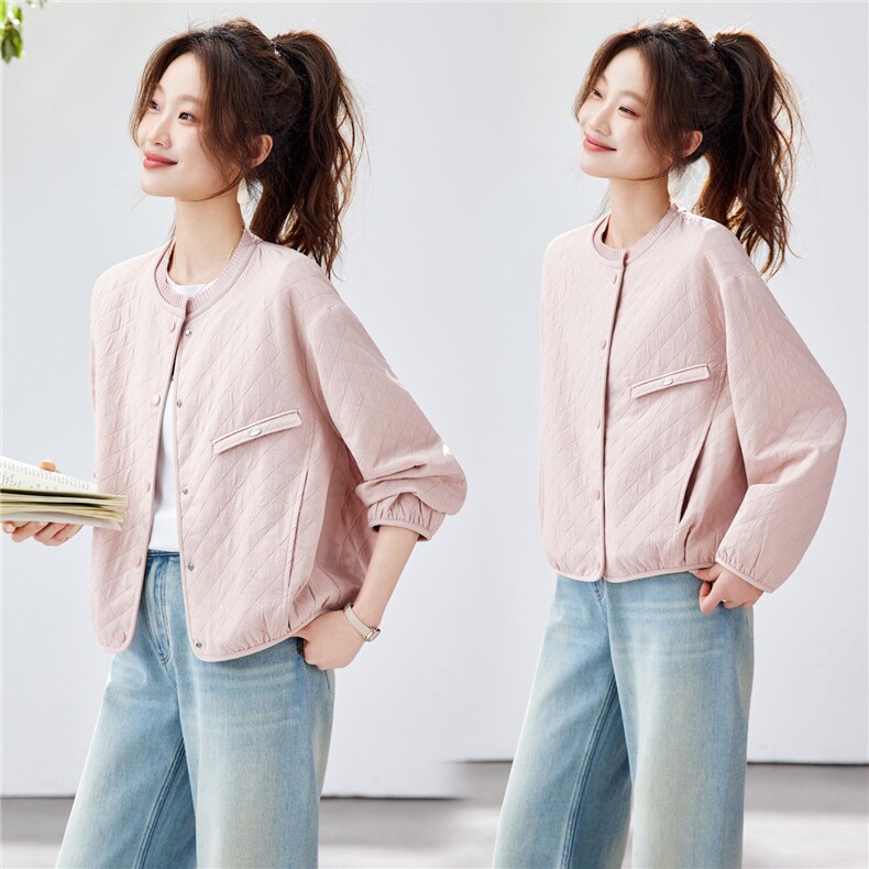 2026年春季宽松毛线拼接圆领菱形格棒球服短外套上衣,女装短外套,简韵佳