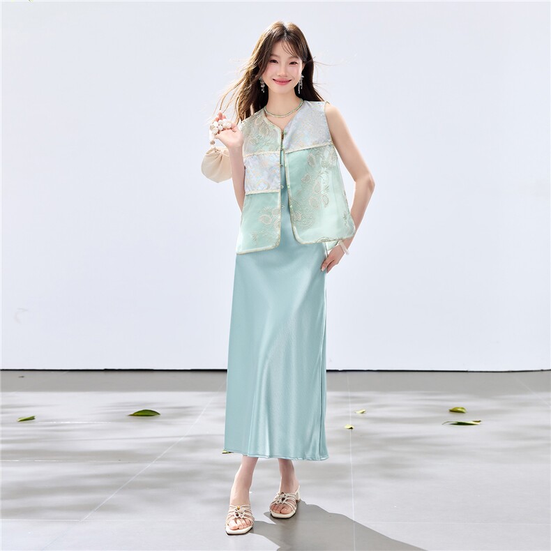 夏季新款现货！2026新中式拼接款重工刺绣马甲+珍珠吊带裙套装女，女装套装/套裙，宝儿家