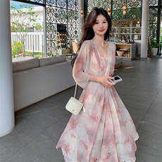 粉色浪漫度假风长裙女2025年夏季新款法式V领收腰显瘦雪纺长裙，女装连衣裙，2C088