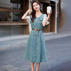 韩版拼接牛仔连衣裙女2024夏新款方领收腰设计小个子通勤长裙子，女装连衣裙，浙宝029