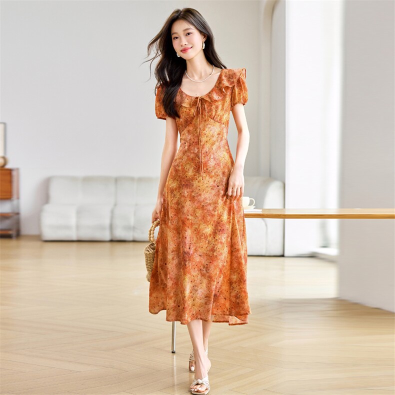 现货！夏装新款2025气质时尚优雅花边圆领修身显瘦系带印花连衣裙，女装连衣裙，涵墨