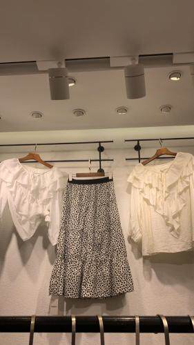 欢迎各位亲爱的莅临店铺选购哦，女装，亮金金