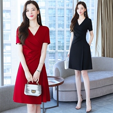 红色连衣裙新款夏酒红时尚气质裙子女夏季裙赫本风小黑裙，女装连衣裙，美吧服饰