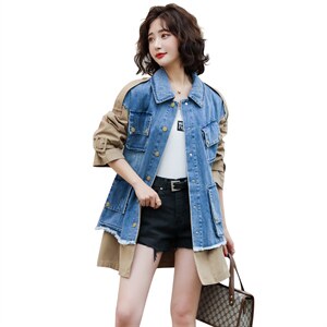 现货-牛仔拼接风衣女2024秋装新款韩版宽松中长款百搭港风外套，女装风衣，霓裳依族