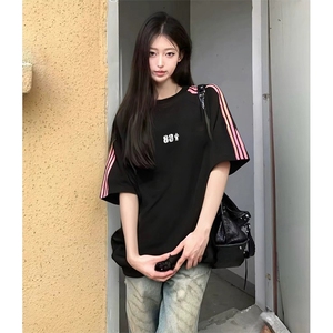 抖音得物品质二开240克宽松纯棉美式潮牌印花三条杠中性风短袖T恤图片