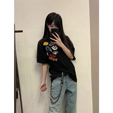 黑色