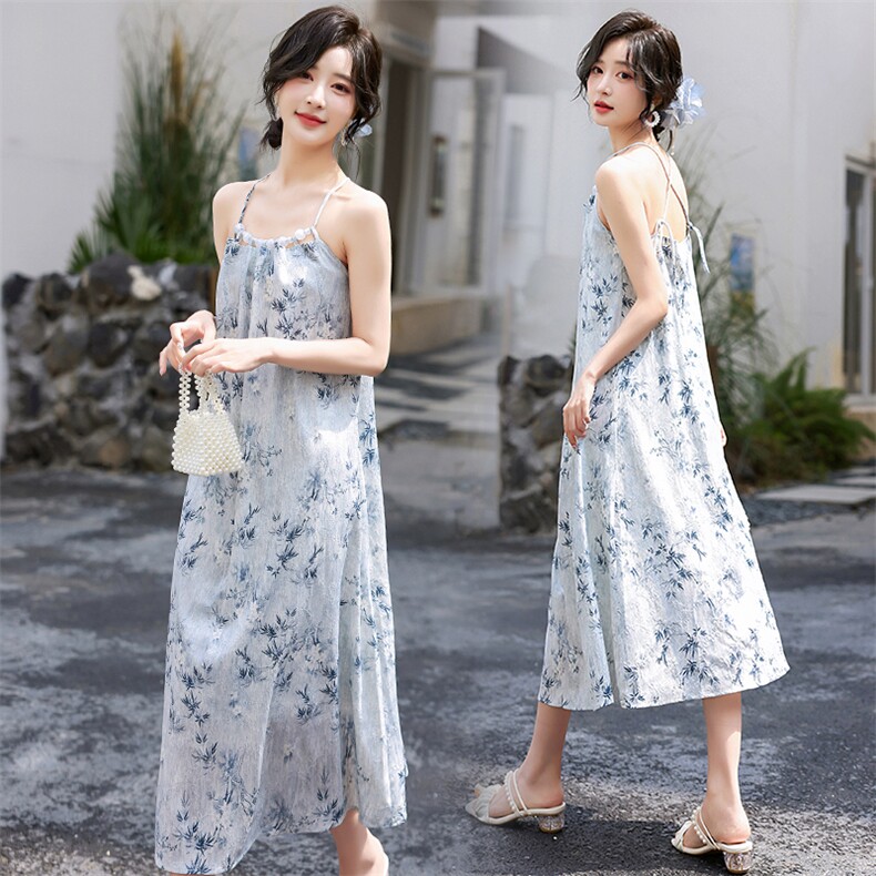 甜美小个子修身吊带裙女夏季2024新款碎花氛围感连衣裙，女装连衣裙，冬木谷雨