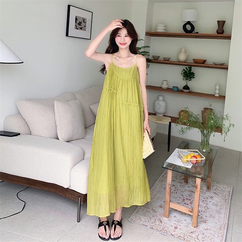松弛感穿搭开衫配黄绿色吊带连衣裙女夏超火慵懒绝美度假长裙套装,女装连衣裙,2C058