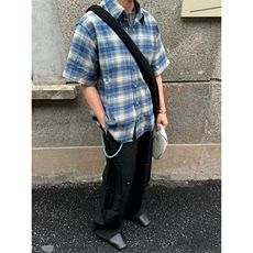 蓝色