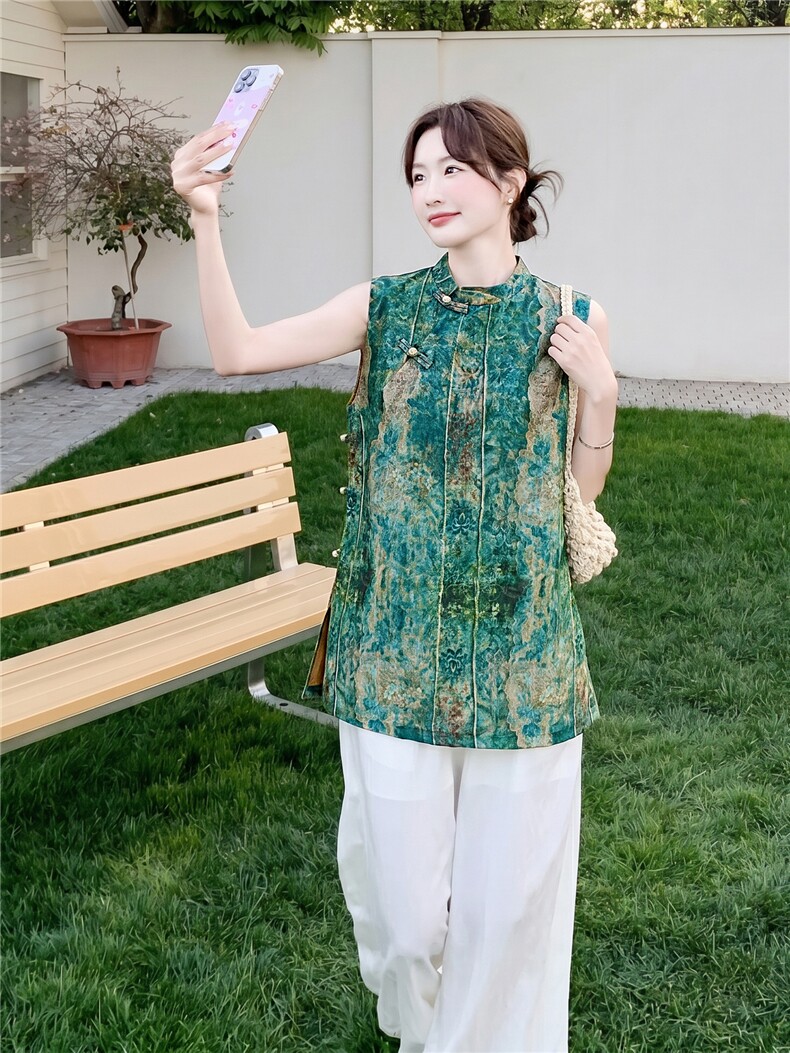 2026年夏季轻薄透气碎花抽象两件套时尚潮流,女装套装/套裙,秀美人生