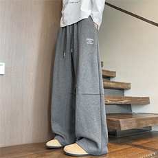 深灰色