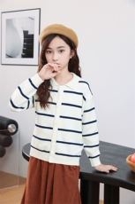 新款宽条纹纯棉针织衫舒适百搭尽显活力风采，童装儿童针织衫，暖姿羊绒童装店