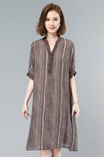 2021夏季新款简约时尚气质V领休闲舒适条纹文艺连衣裙，女装连衣裙，叶笙衣